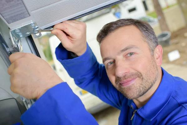 Garage Door Doctor Repair That Saves Time and Money
